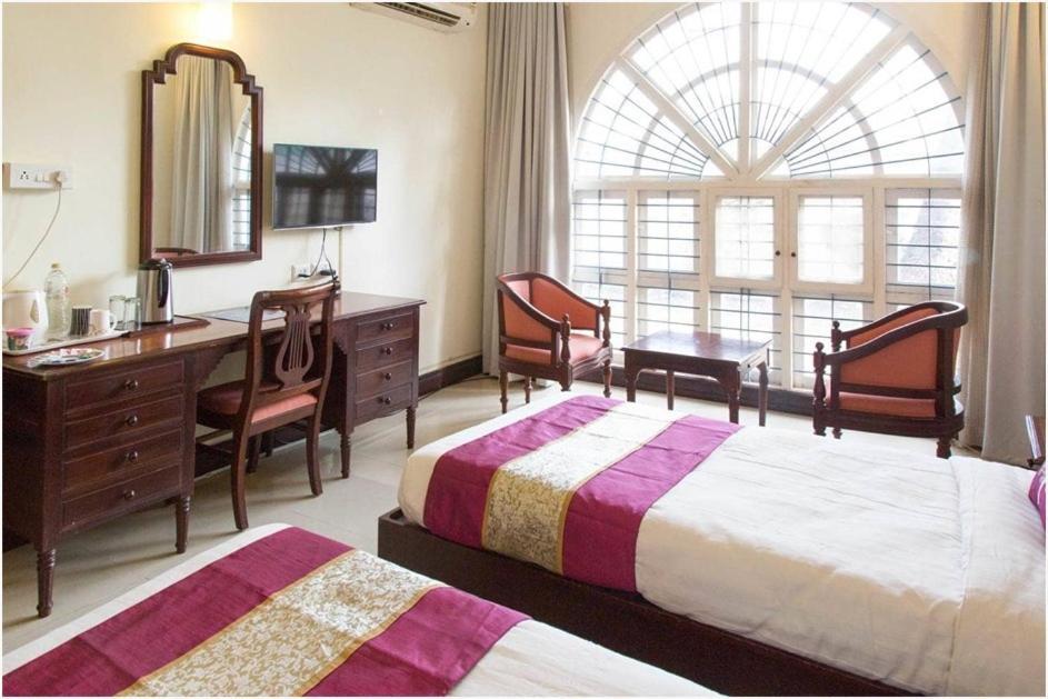 Ats Willingdon Hotel Kochi Eksteriør bilde