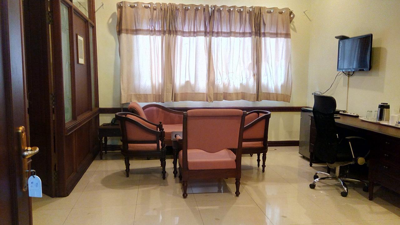 Ats Willingdon Hotel Kochi Eksteriør bilde