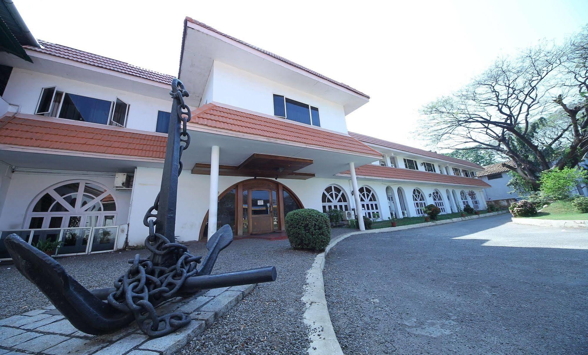 Ats Willingdon Hotel Kochi Eksteriør bilde