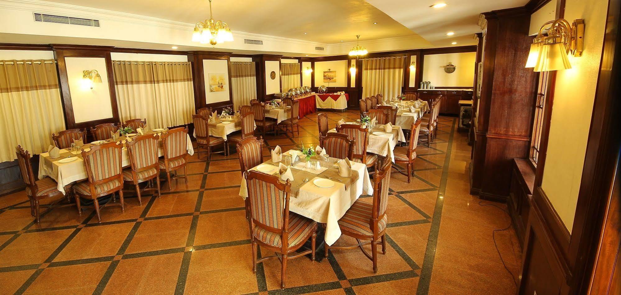 Ats Willingdon Hotel Kochi Eksteriør bilde