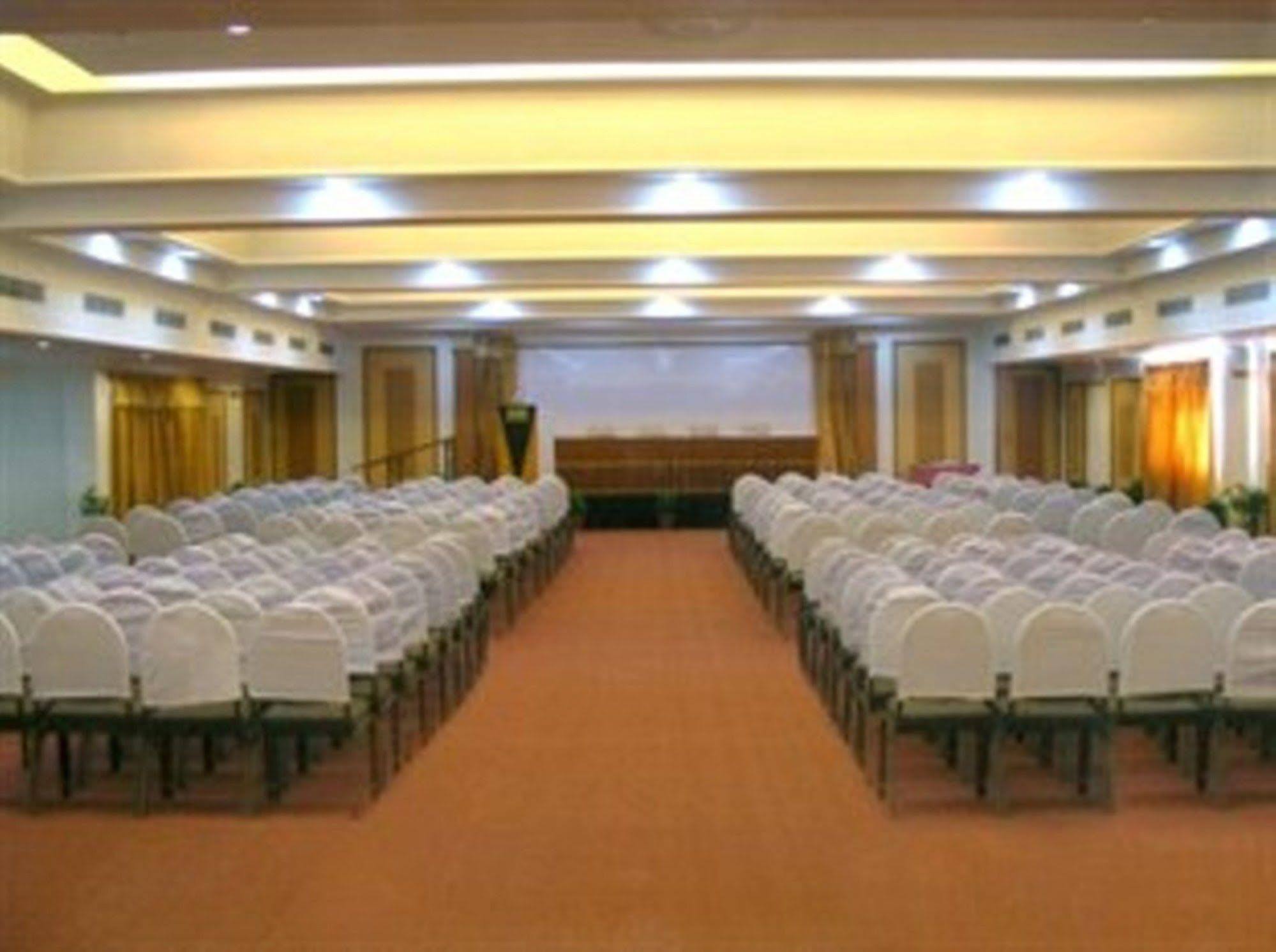 Ats Willingdon Hotel Kochi Eksteriør bilde