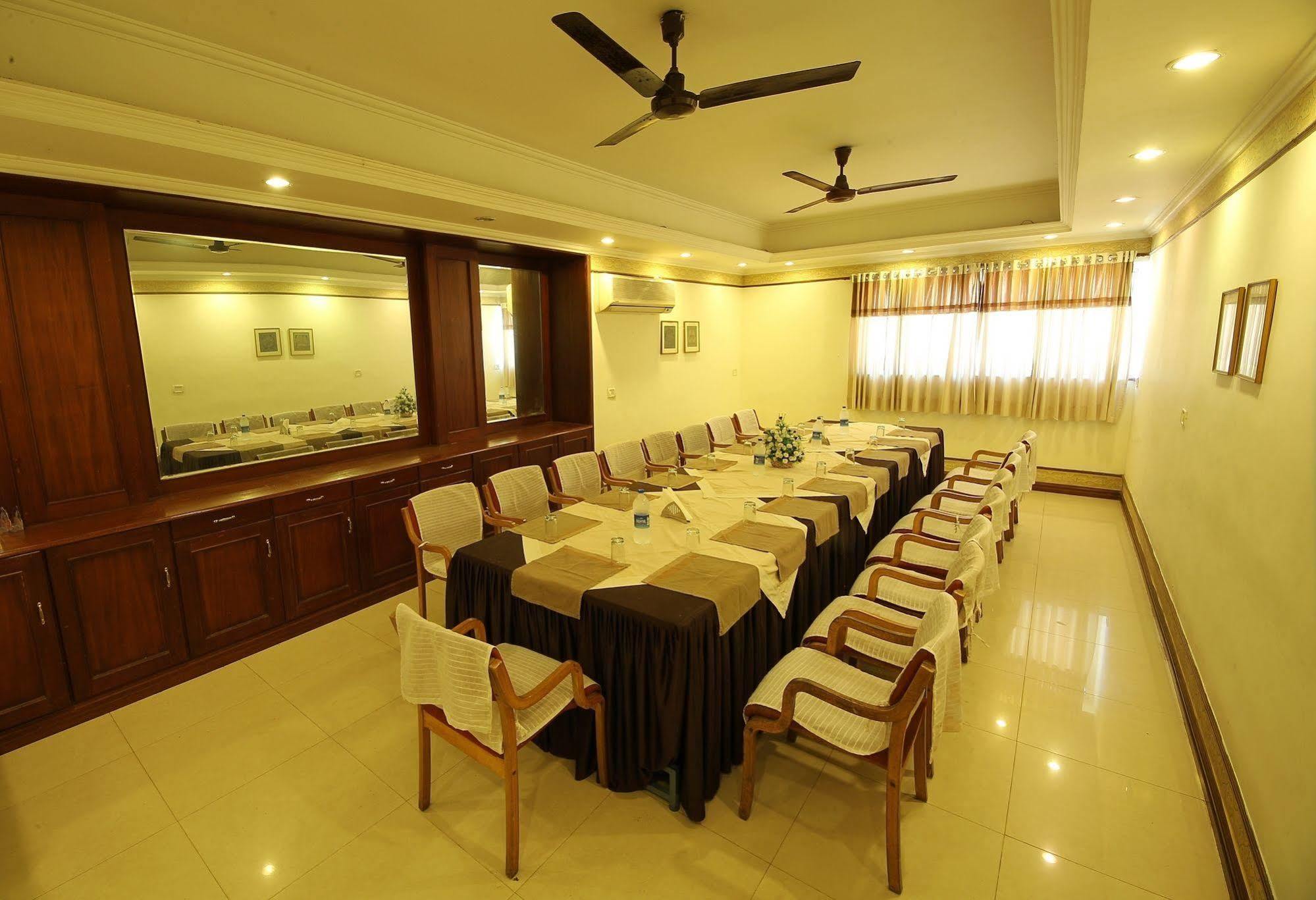 Ats Willingdon Hotel Kochi Eksteriør bilde